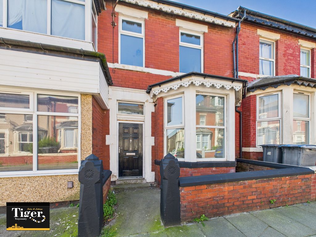 Property photo 1 of 7 Cam03440G0-Pr0310-Still008