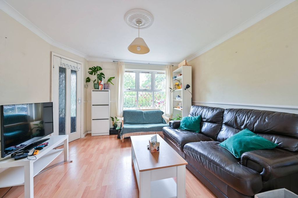 Property photo 2 of 12