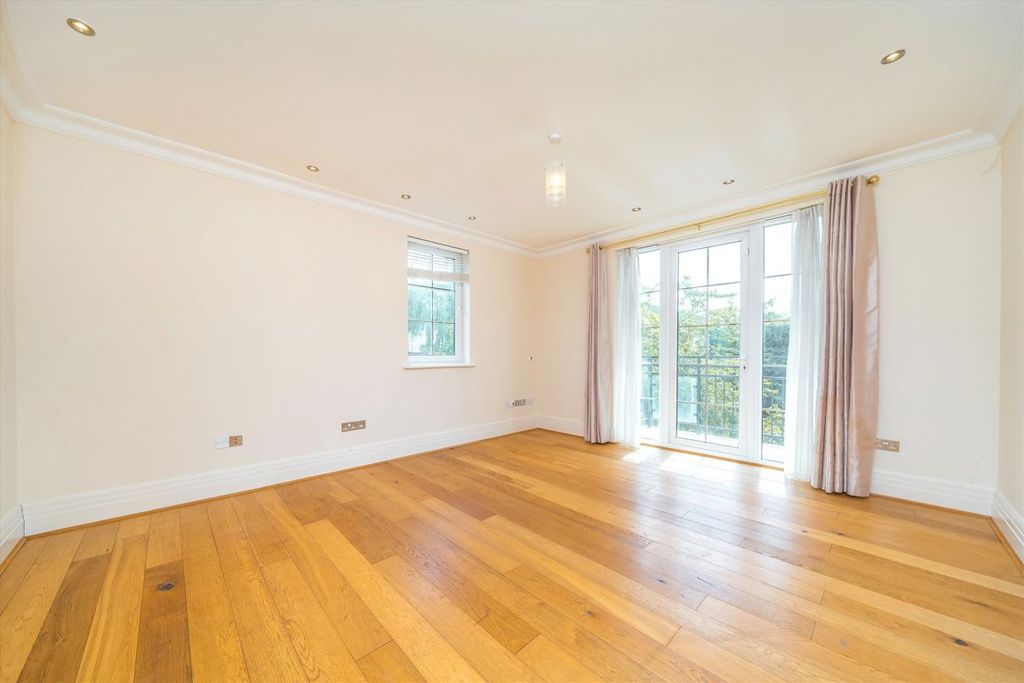 Property photo 3 of 5