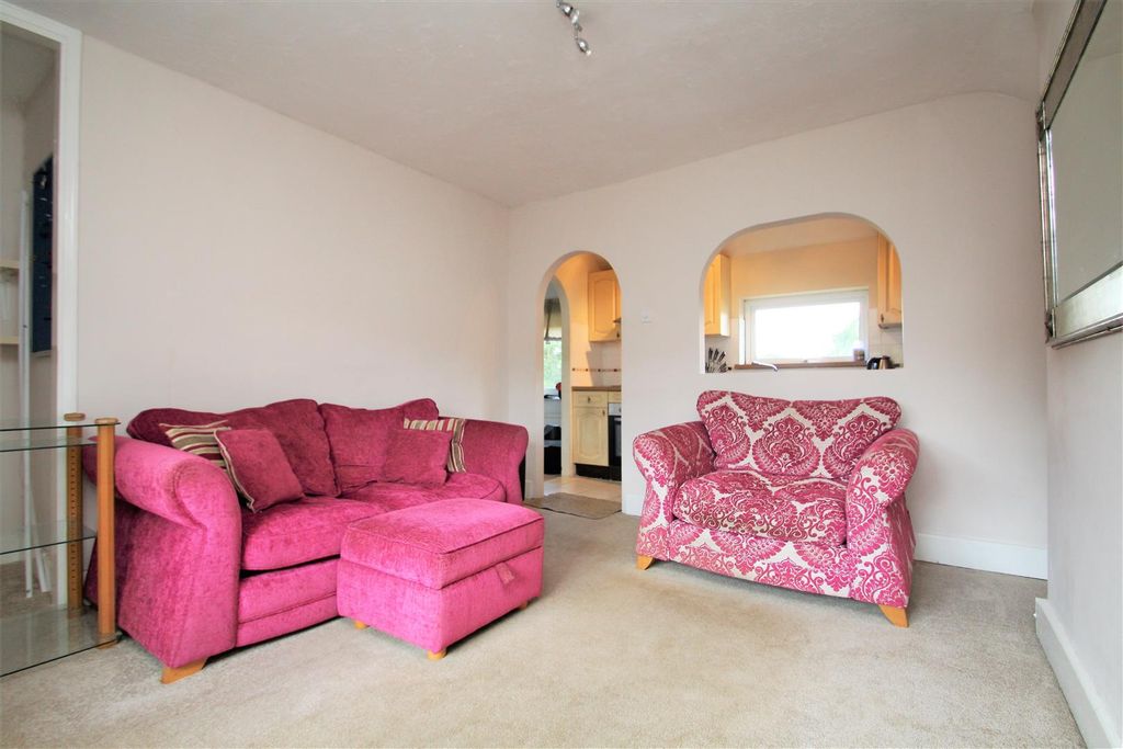 Property photo 3 of 8 Lounge (2).Jpg