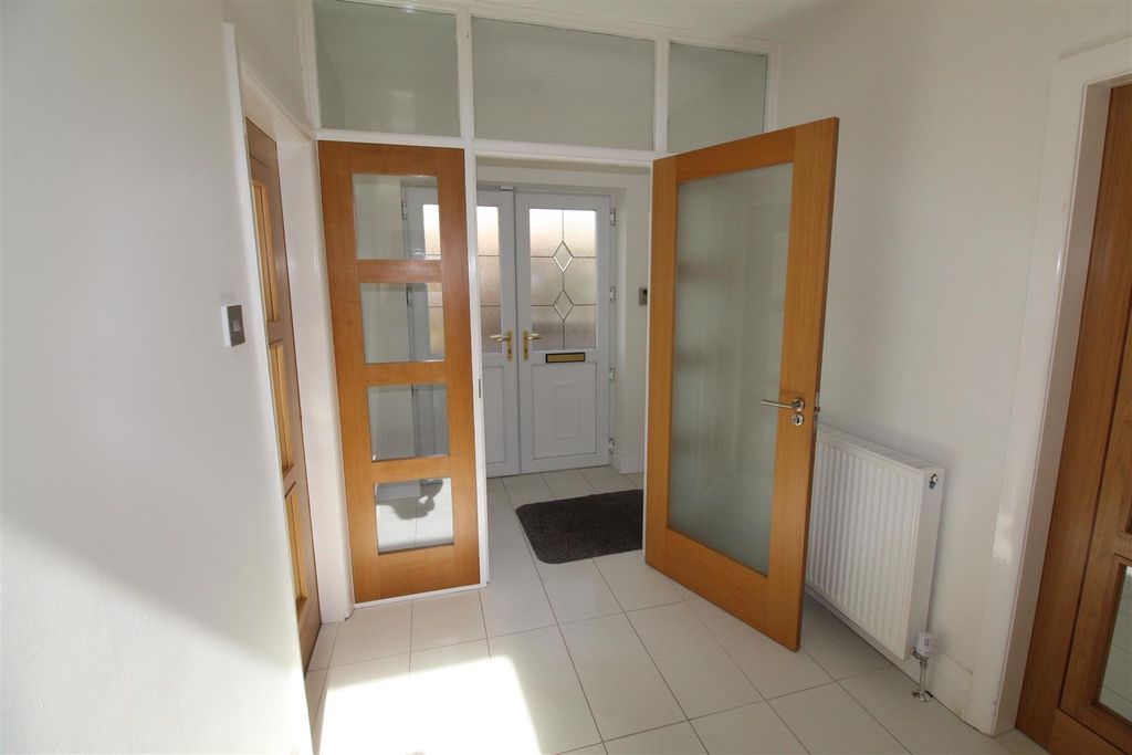 Property photo 3 of 20 Hallway