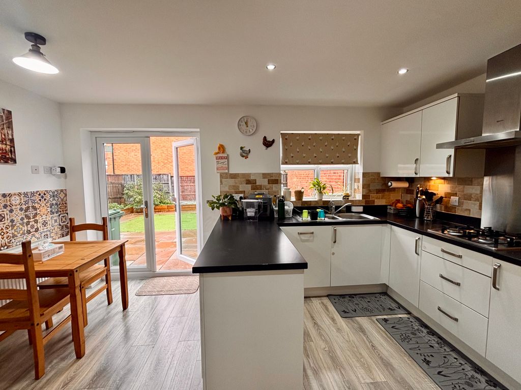 Property photo 3 of 20 Image