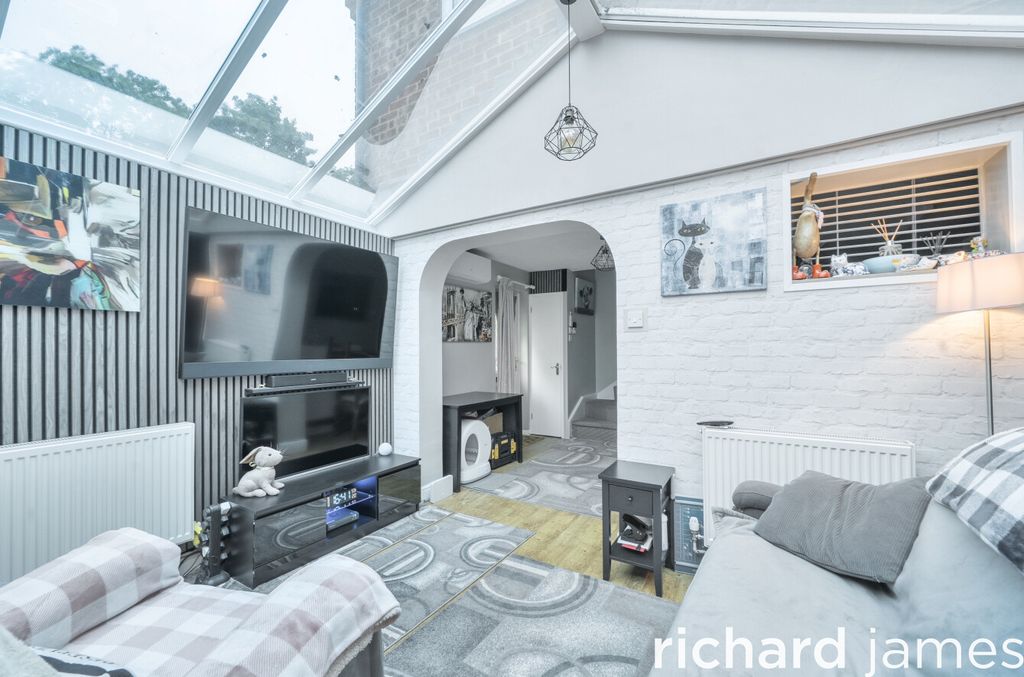 Property photo 3 of 14 15A07F2B7Ed44435Ae87F5c435De32B9