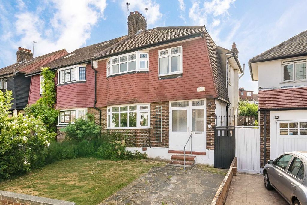 Property photo 1 of 8