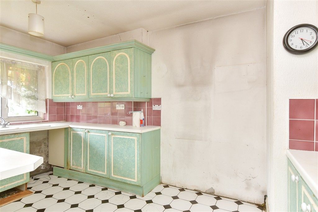 Property photo 2 of 13 Kitchen