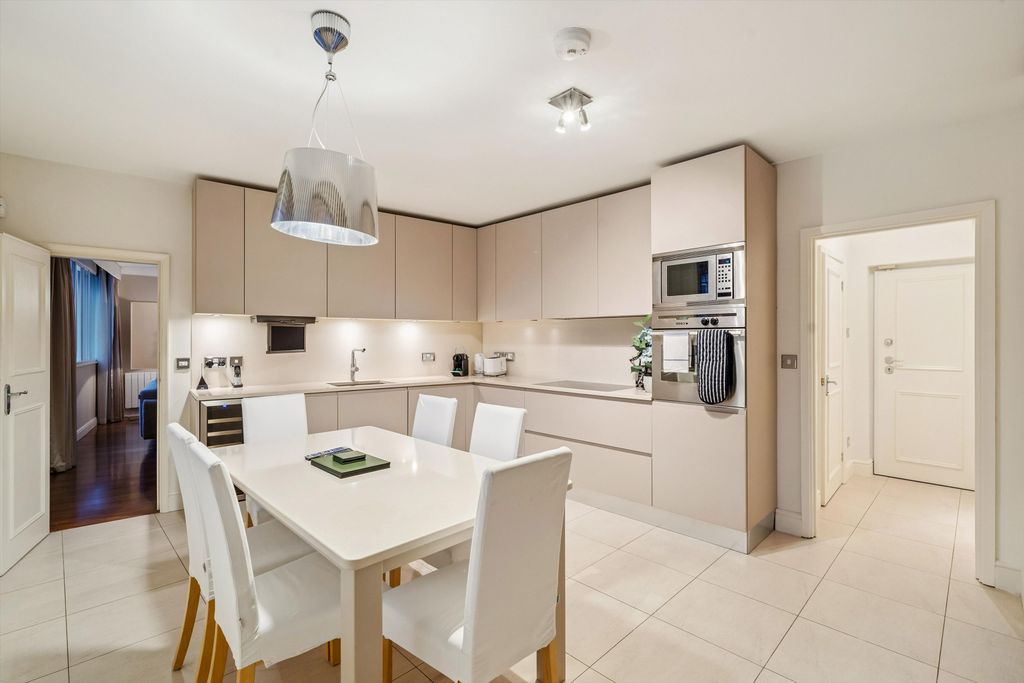 Property photo 2 of 13 Image