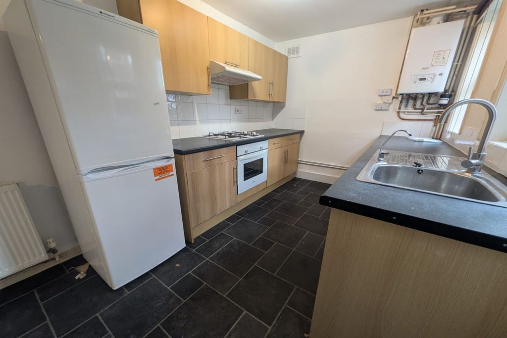 Property photo 1 of 10 (Main)