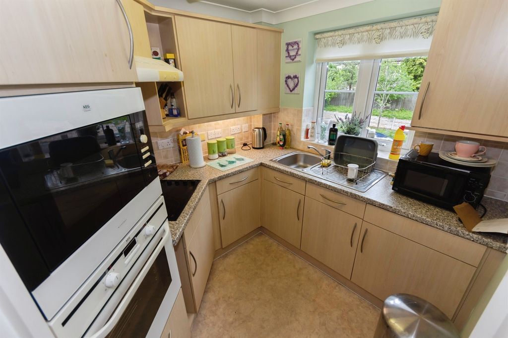 Property photo 3 of 16