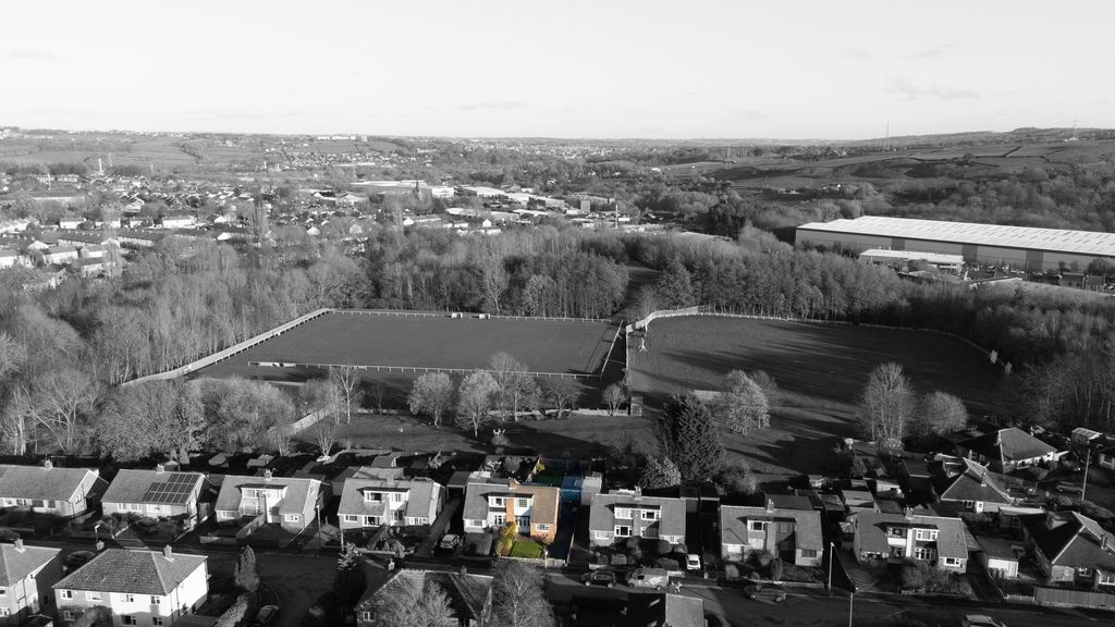 Property photo 2 of 24