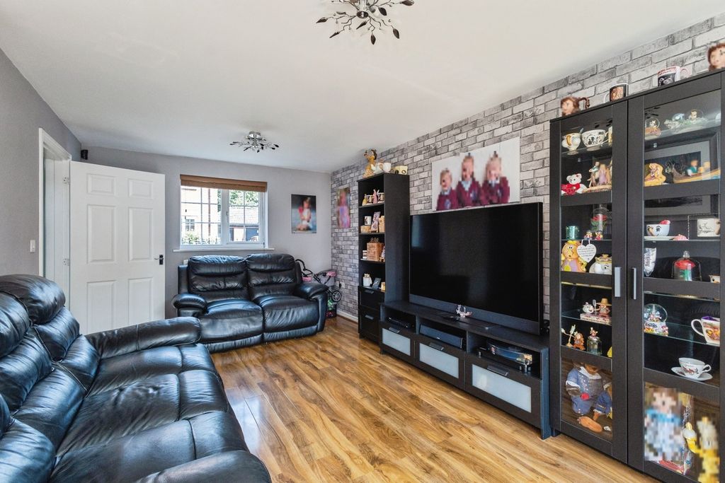 Property photo 3 of 19 Pbox-Img.Jpg
