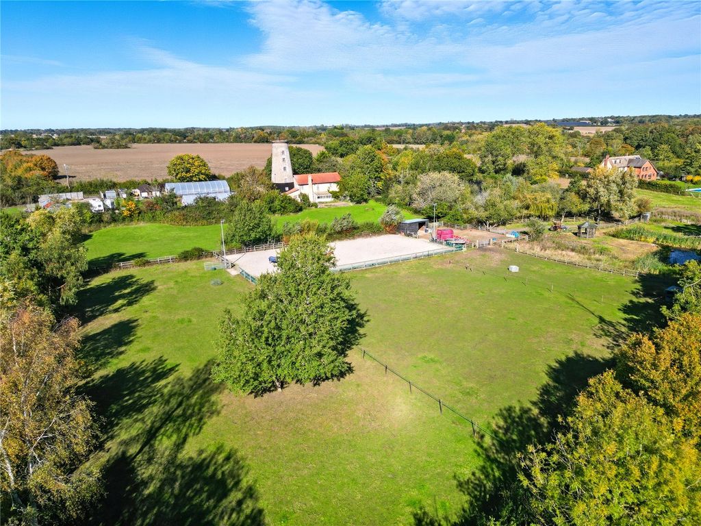 Property photo 3 of 29 Mã©Nage And Fields