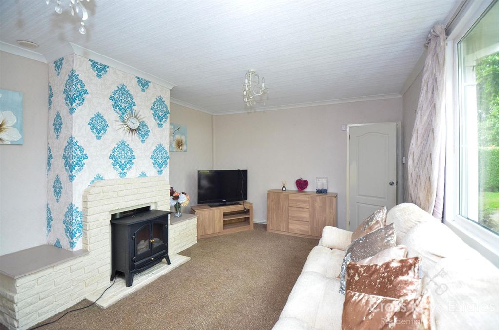 Property photo 3 of 19 Sitting Room
