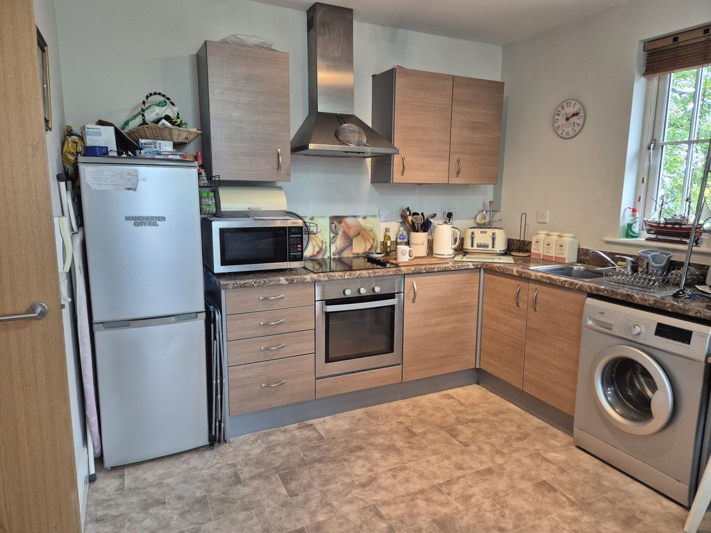 Property photo 3 of 5 Balcony