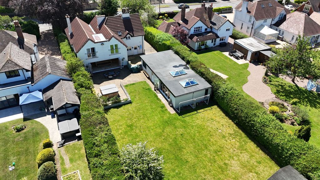 Property photo 3 of 35