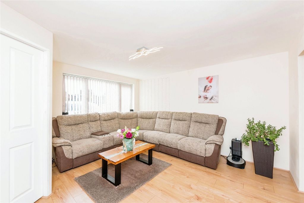 Property photo 3 of 15 Picture No. 10