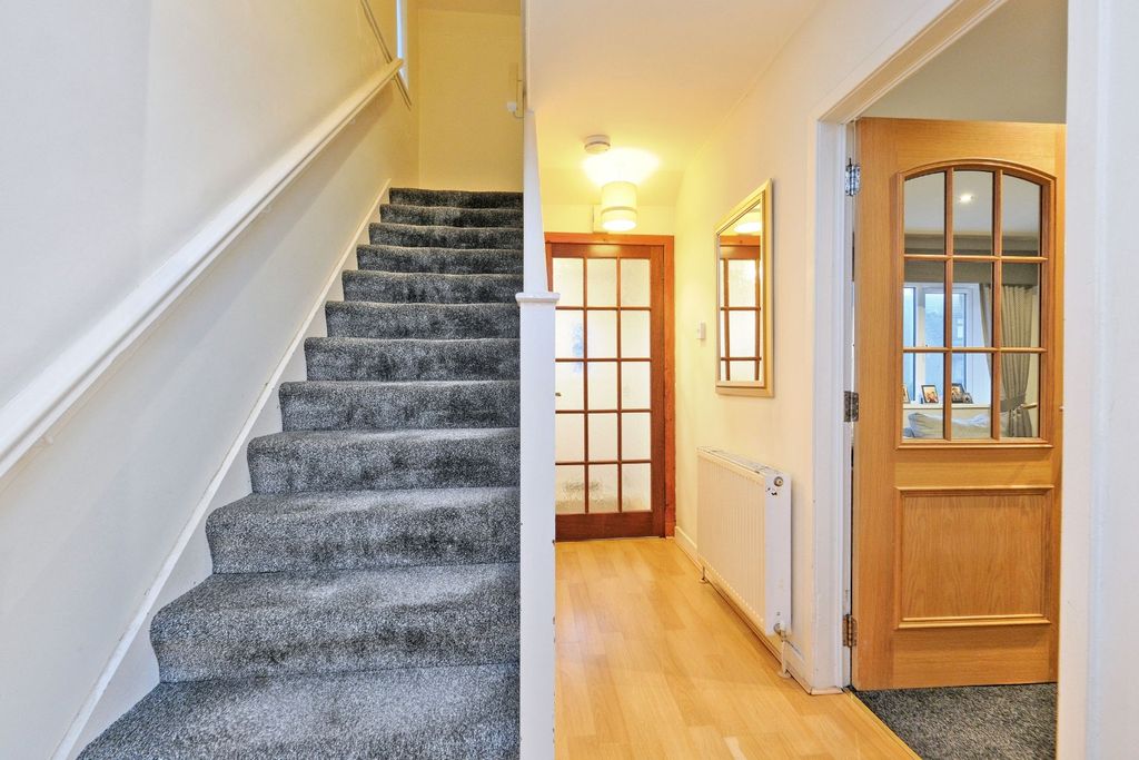 Property photo 3 of 25