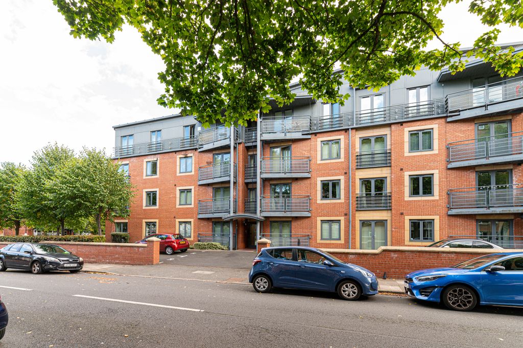 Property photo 1 of 20 18