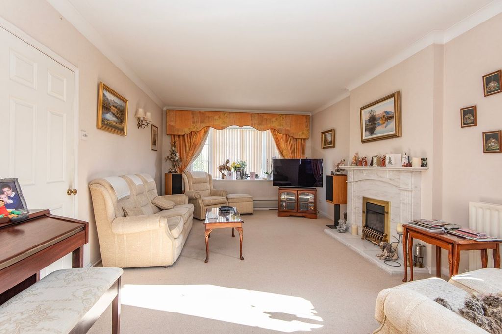 Property photo 2 of 16