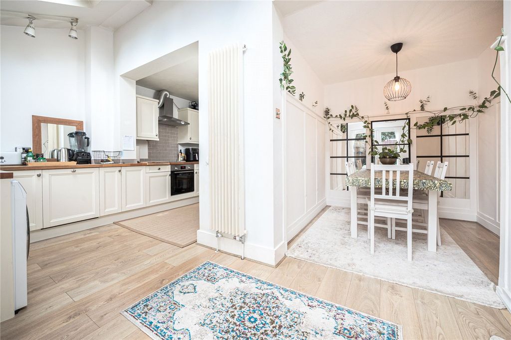 Property photo 3 of 23 Picture No. 5