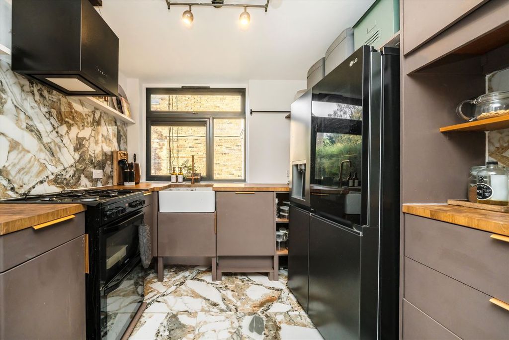 Property photo 3 of 5