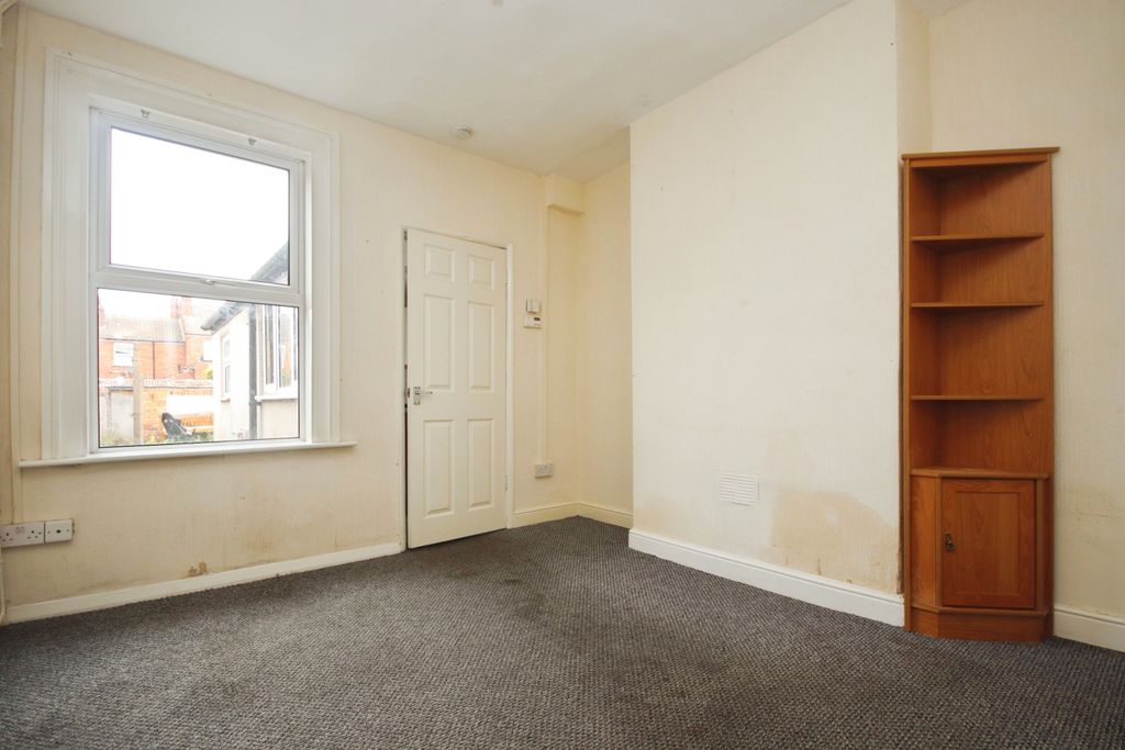 Property photo 3 of 8