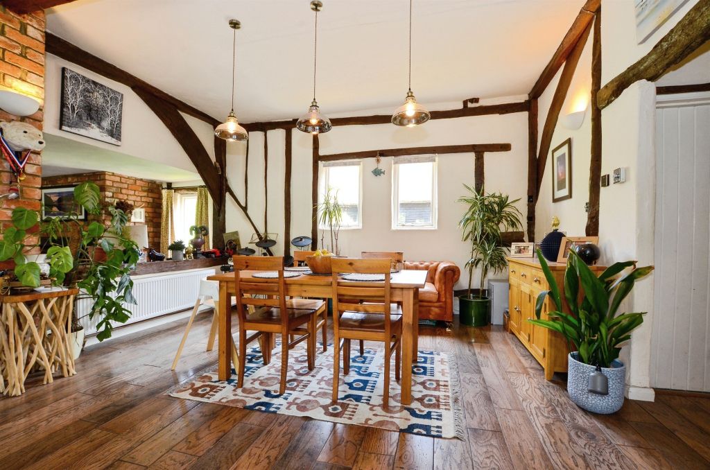Property photo 3 of 34
