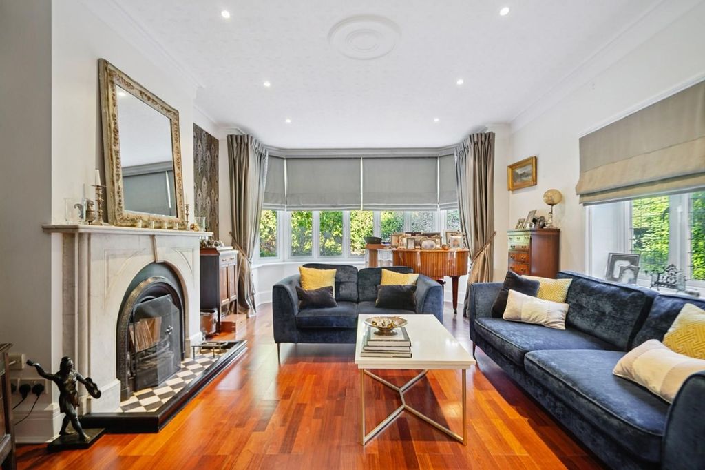 Property photo 2 of 28