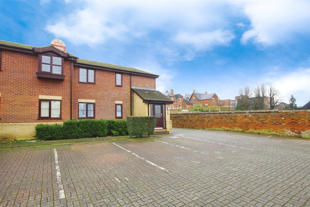 Property photo 1 of 7