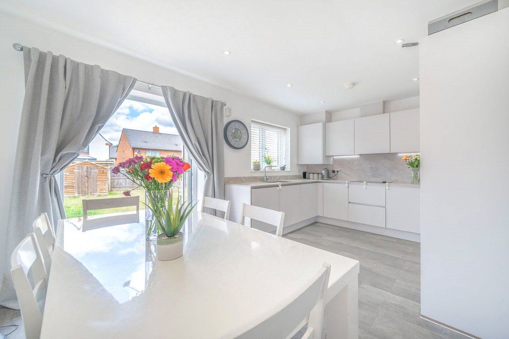 Property photo 2 of 17 Picture No. 16