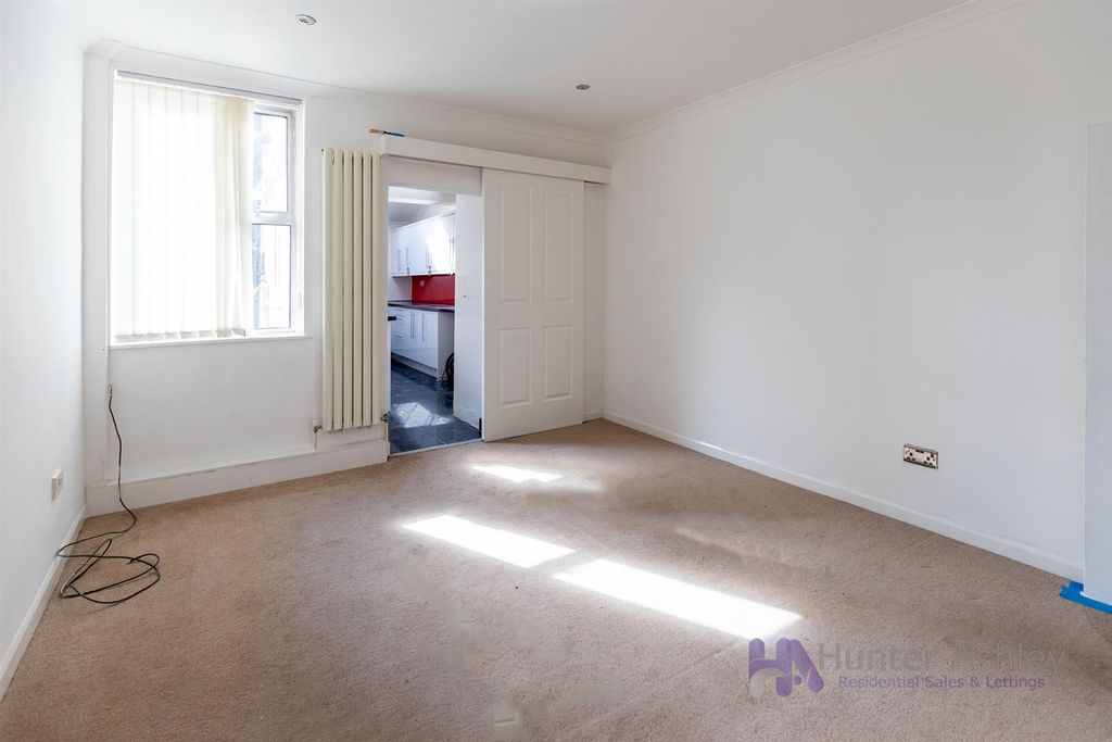 Property photo 2 of 14 Img_6290.Jpg