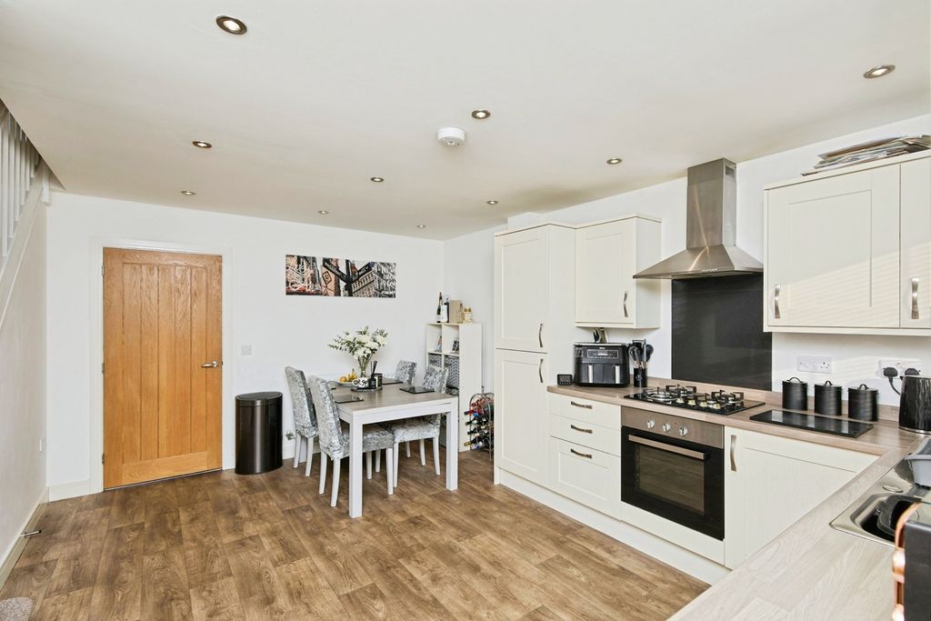 Property photo 2 of 15 Pbox-Img.Jpg