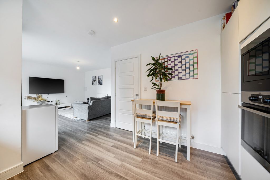 Property photo 3 of 20 Kitchen