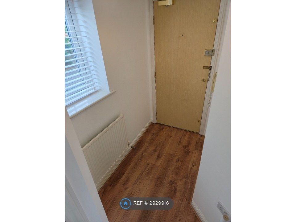Property photo 2 of 12 Hallway