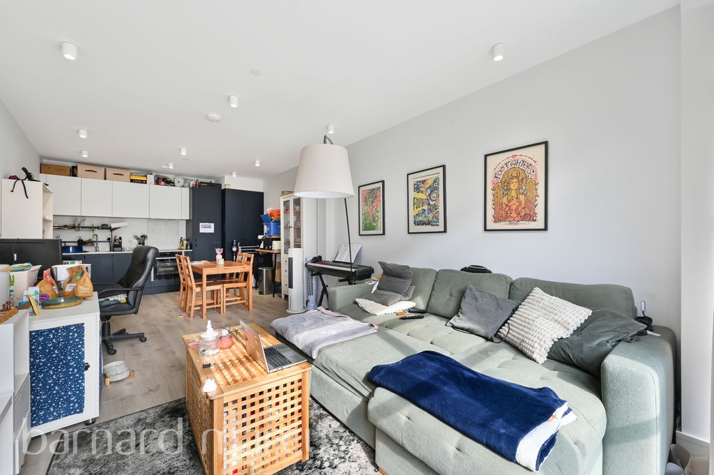 Property photo 2 of 8 Image