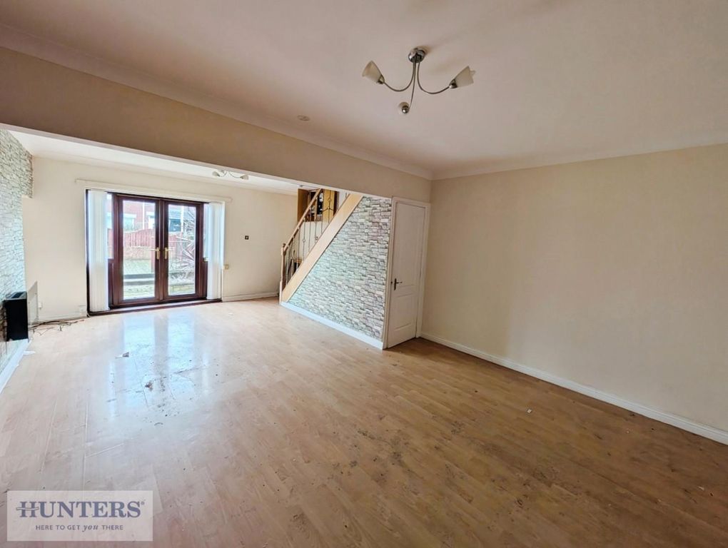 Property photo 2 of 10 Lounge / Dining Room