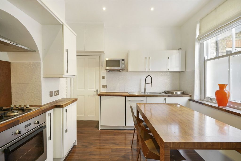 Property photo 3 of 9