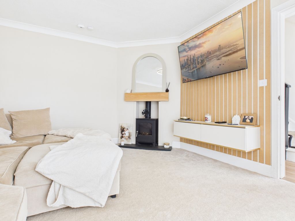 Property photo 3 of 27 Cam03729G0-Pr0159-Still014