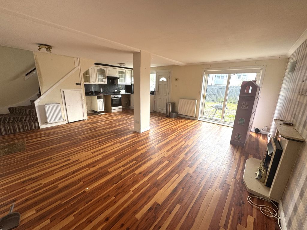 Property photo 3 of 10 3