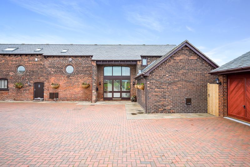 Property photo 3 of 60 Grand Entrance