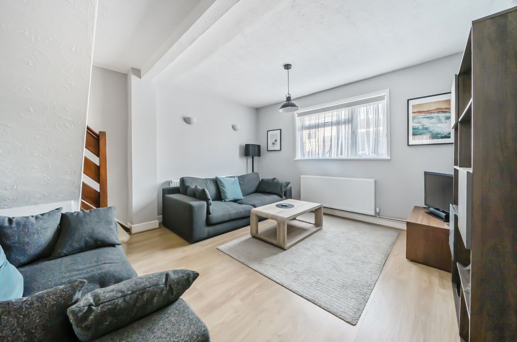 Property photo 2 of 12 1388063-25-69623A...