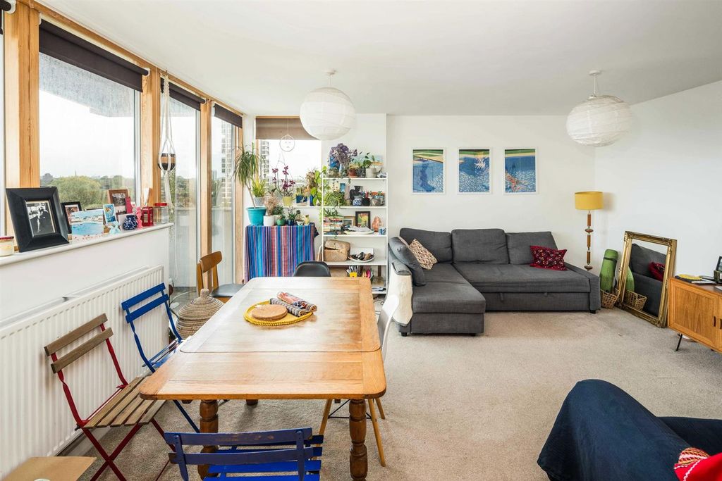 Property photo 1 of 9 2585915.Jpg