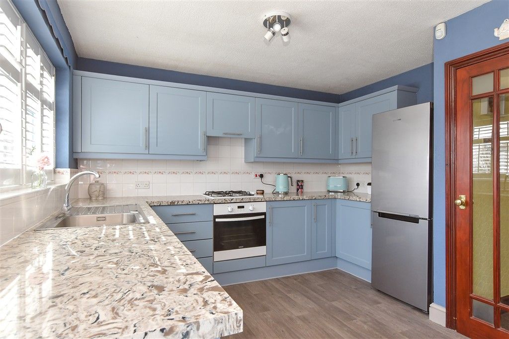 Property photo 3 of 13 Kitchen