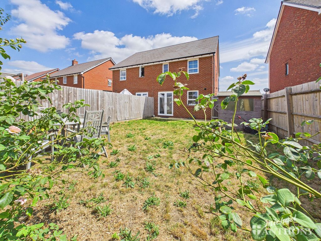 Property photo 3 of 11 Cam03852G0-Pr0733-Still007