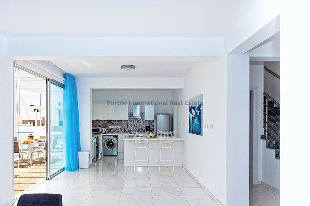 Property photo 3 of 23