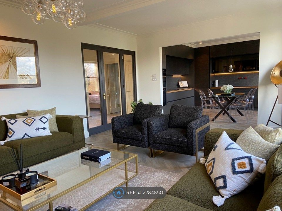 Property photo 3 of 20 Lounge