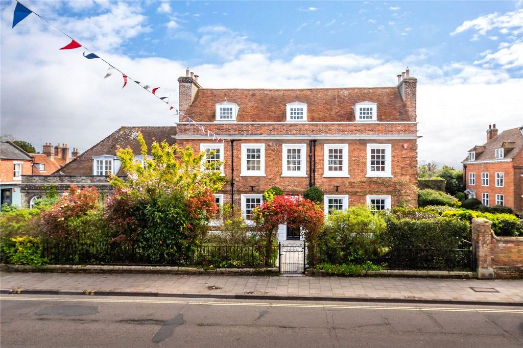 Property photo 2 of 19 Front Aspect