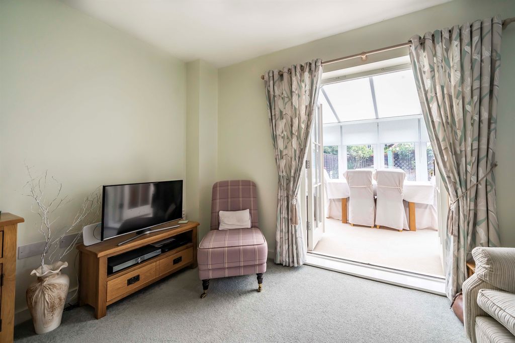Property photo 3 of 12