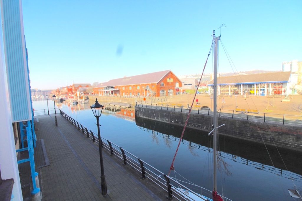 Property photo 2 of 7