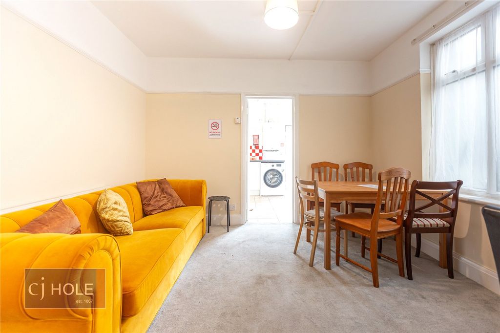 Property photo 2 of 21 Picture No. 17