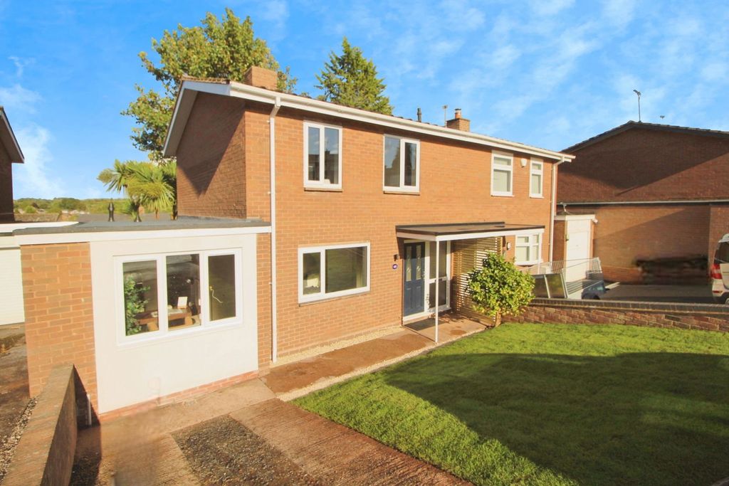 Property photo 1 of 30